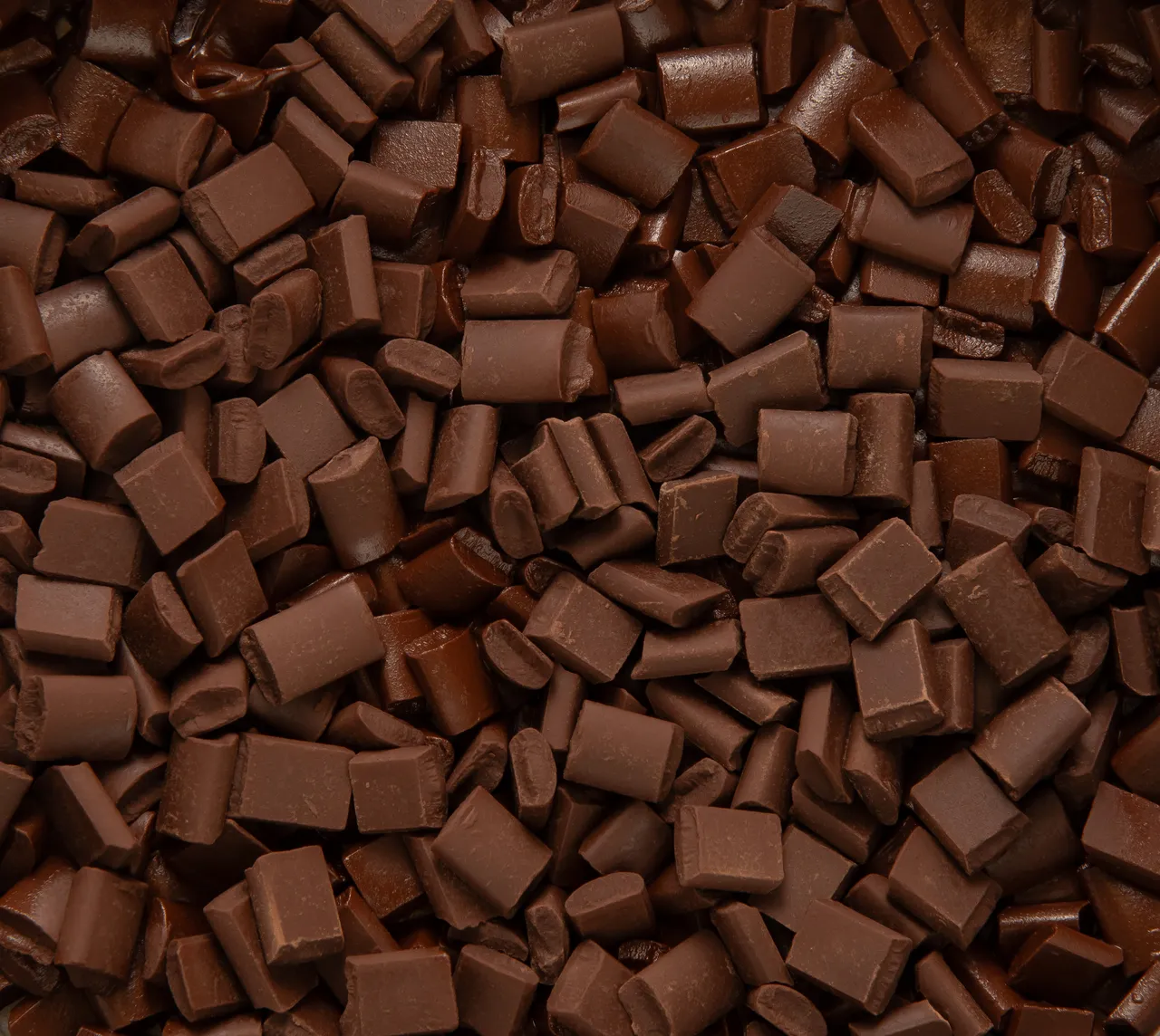 Chocolanté Dark 42% Chunk - 600 Ct - Puratos